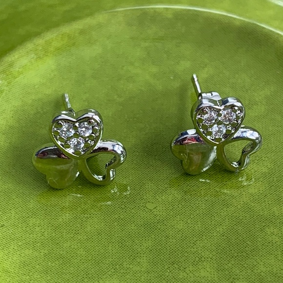 Lucky Silver Shamrock Clover Stud Earrings - Picture 4 of 7